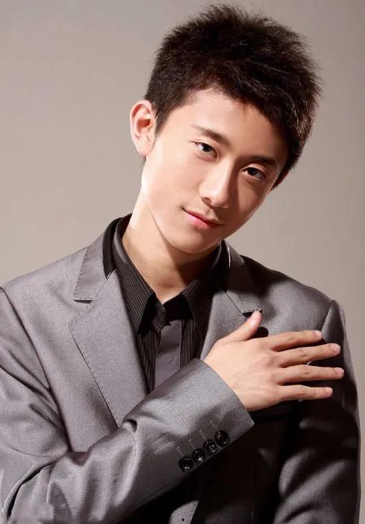 张一山娱乐圈吃瓜视频